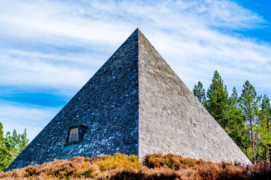 TikTok полудя по пирамида в Шотландия (ВИДЕО)
